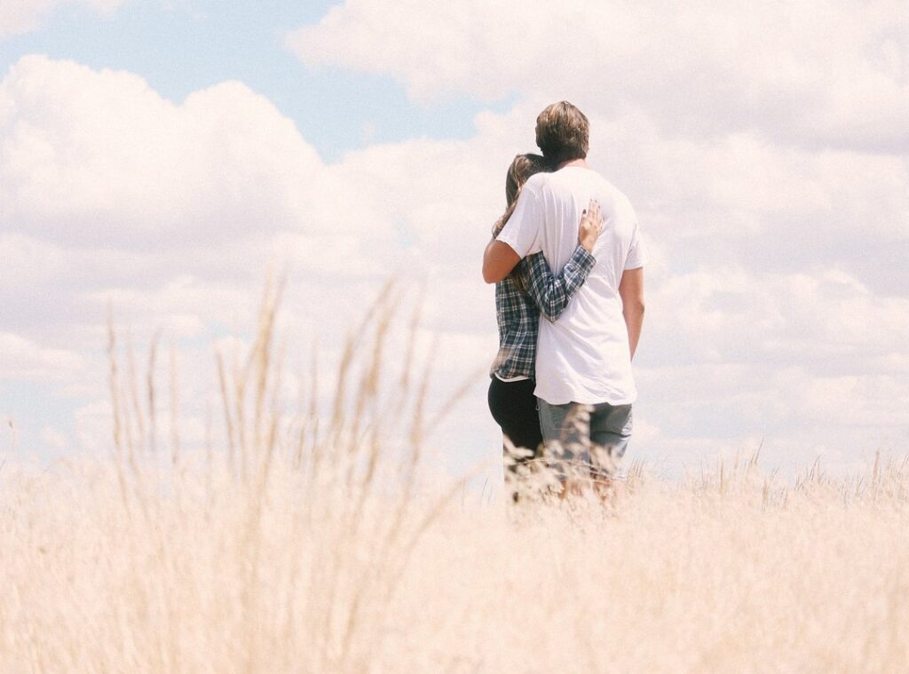 romantic couple hug hug gif